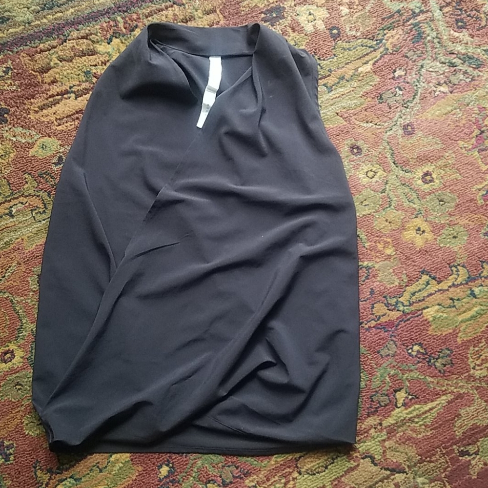 Lululemon sleeveless top